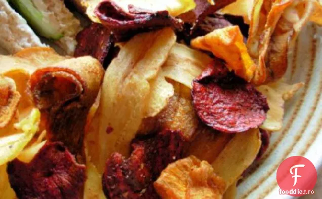Chipsuri de sfeclă roșie, morcov și păstârnac cu Fleur De Sel