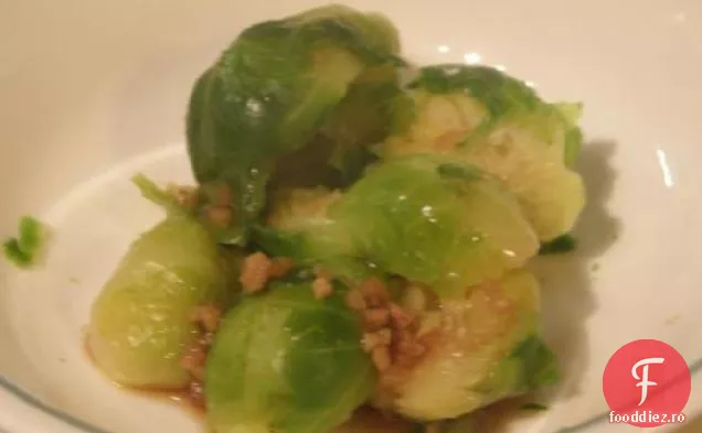 Se amestecă legumele Asiatice cu mazăre de zahăr și Baby Bok Choy