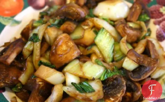 Asiatice Bok Choy și ciuperci