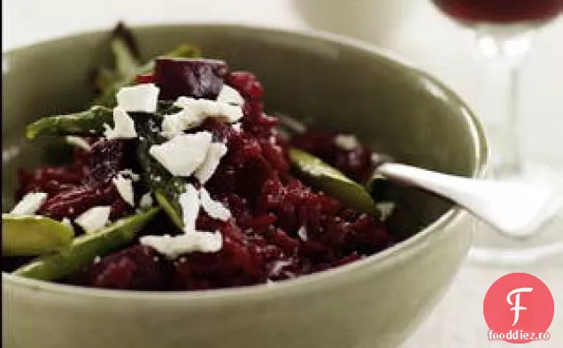 Risotto De Sfeclă Cu Sparanghel Prăjit Și Salată De Ricotta
