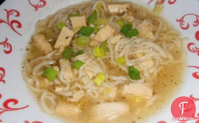 Supă Orientală De Pui