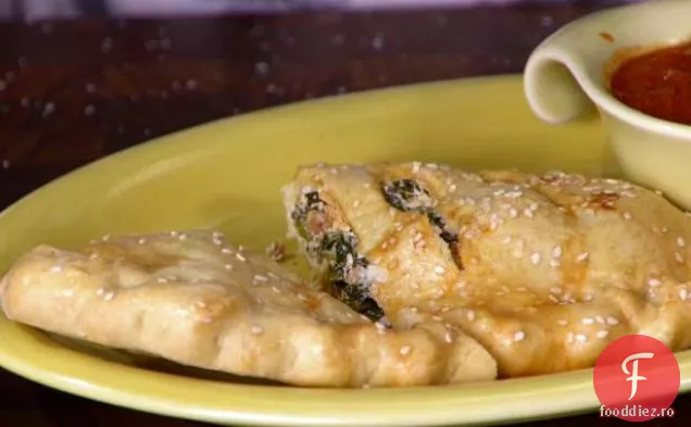 Calzone umplute cu Broccoli rabe și cârnați