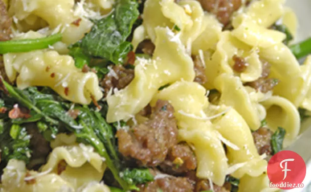 Paste cu Broccoli rabe și cârnați
