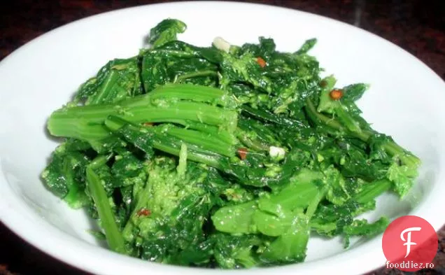 Orecchiette cu Broccoli rabe și cârnați picant
