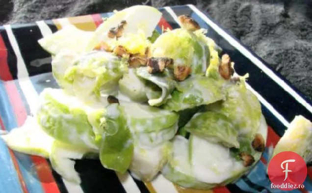 Varză De Bruxelles Și Salată De Mere