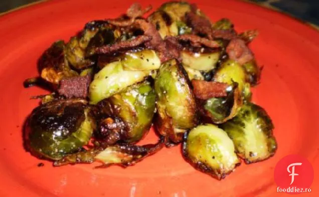 Varză de Bruxelles prăjită cu slănină și șalotă