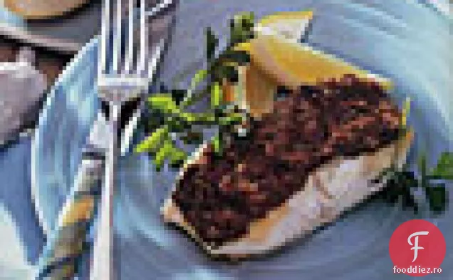 Biban de mare cu ardei roșu și tapenadă de măsline