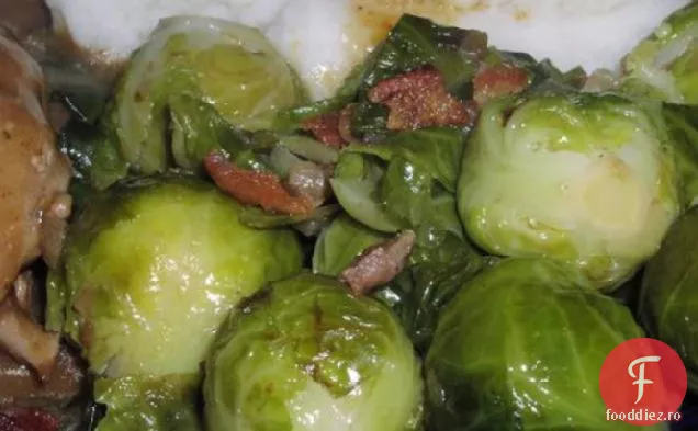 Varza de Bruxelles a lui Rachael Ray cu slănină și șalotă