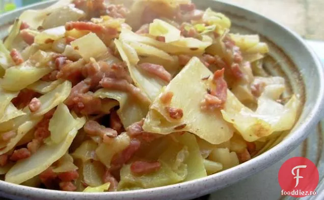 Salată Caldă De Varză Pecan