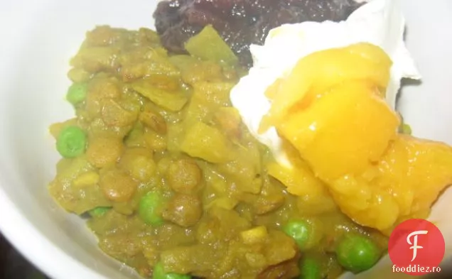 Curry de linte și rubarbă cu cartofi și mazăre