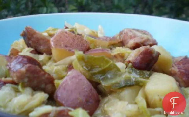 Kielbasa, varză și ceapă