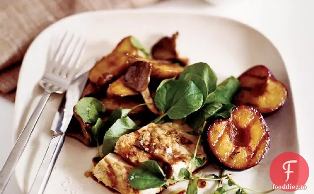 Bas cu dungi la grătar cu prune și Papilote de cartofi-ciuperci