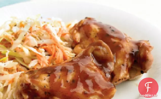 Pui la grătar la cuptorul cu microunde cu salată de varză