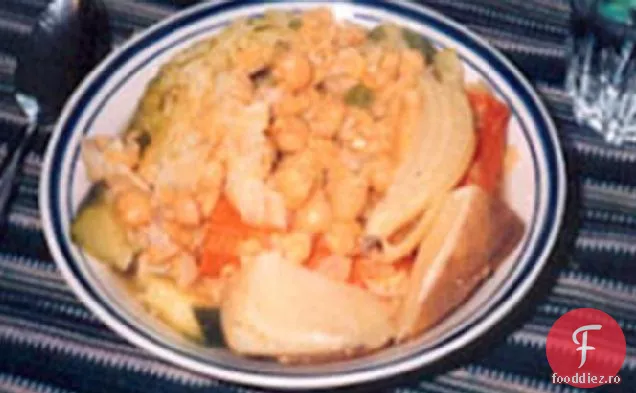 Legume israeliene fierte peste cuscus condimentat