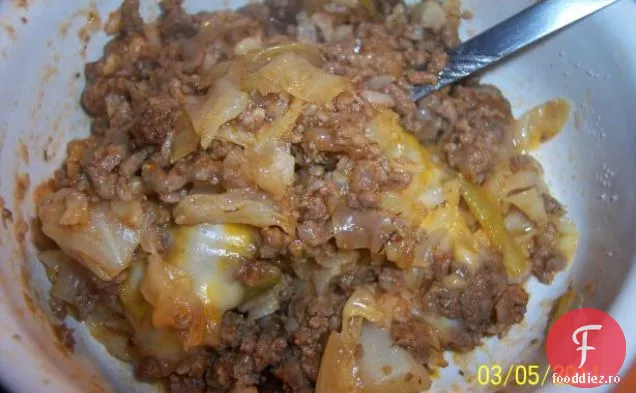 Se Amestecă Tăiței Prăjiți Cu Miel Curry