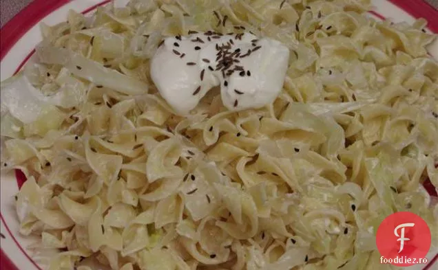 Varză roșie cu măr