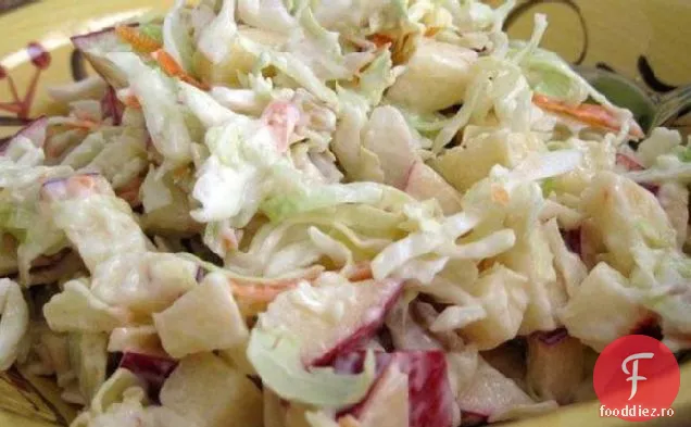 Salată De Varză Cu Fructe