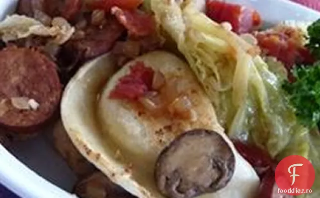 Varză, cârnați polonezi și Pierogies