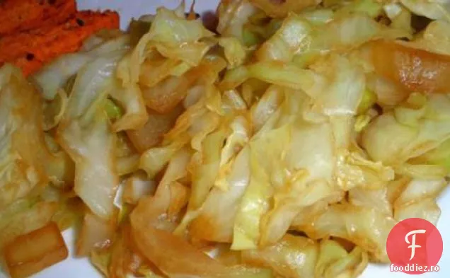Varză prăjită cu conținut scăzut de carbohidrați