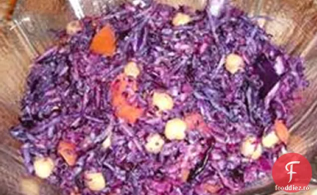 Salată de varză roșie și năut