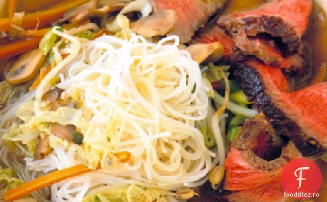 Supă de carne de vită și tăiței
