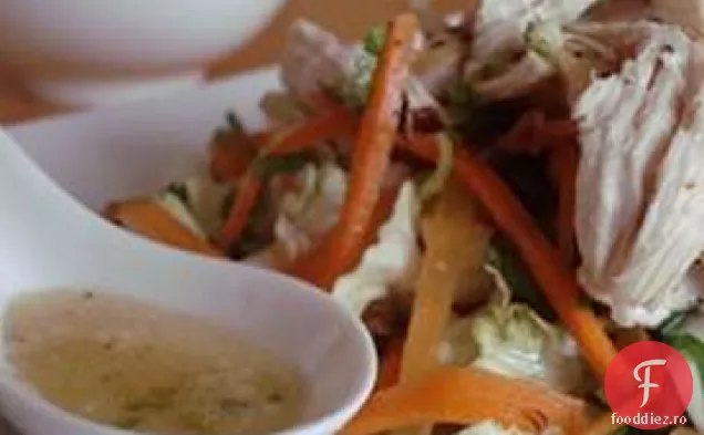 Salată De Pui Vietnameză