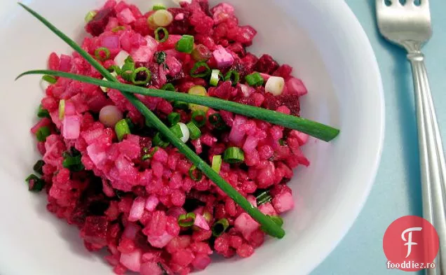 Salată De Sfeclă Prăjită Cu Orz, Feta Și Ceapă Roșie