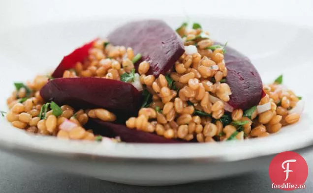 Salată De Sfeclă Prăjită Și Boabe De Grâu