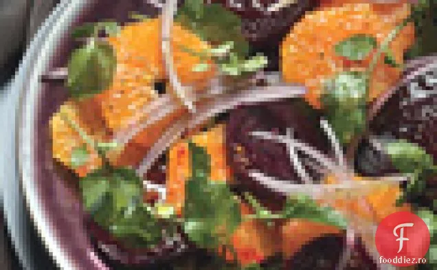 Salată De Sfeclă Și Mandarină Cu Sos De Afine