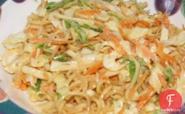 Amin pentru salată în stil asiatic Ramen