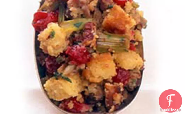Cârnați, afine și umplutură de pâine de porumb