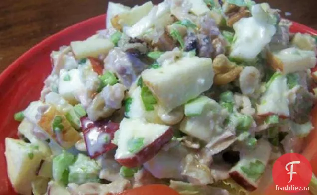 Salată De Pui De Țară Cu Mere
