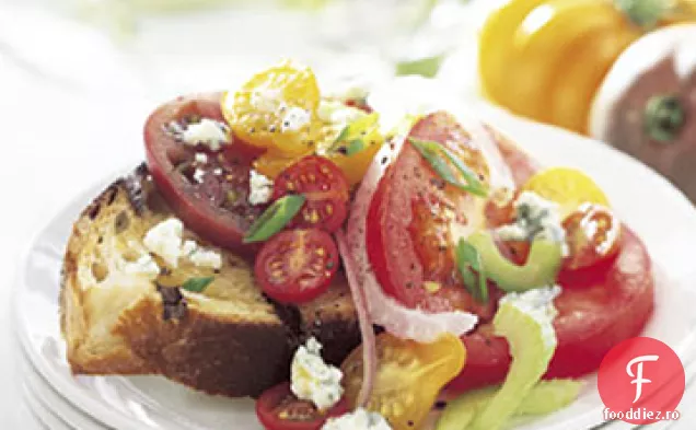 Salată de roșii Heirloom cu brânză albastră