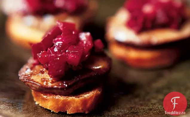 Crostini de ficat de pui cu Salsa de sfeclă