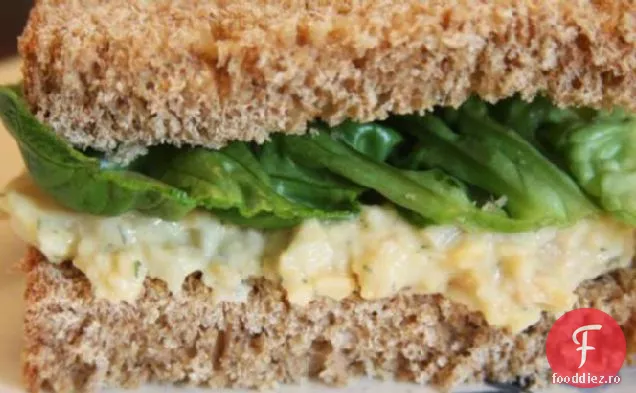 Umplutură Vegetariană De Sandviș Cu Năut