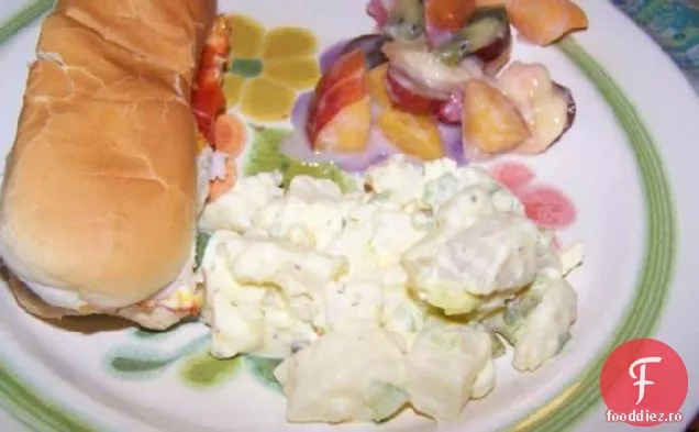 Salata clasică de cartofi a lui Vicki