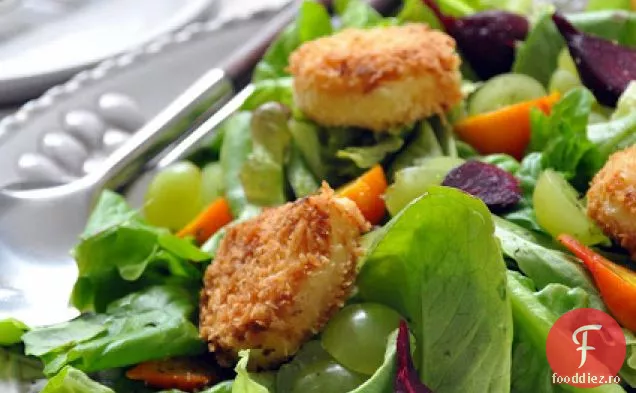 Salată De Sfeclă Prăjită Cu Crutoane De Brânză De Capră Prăjită