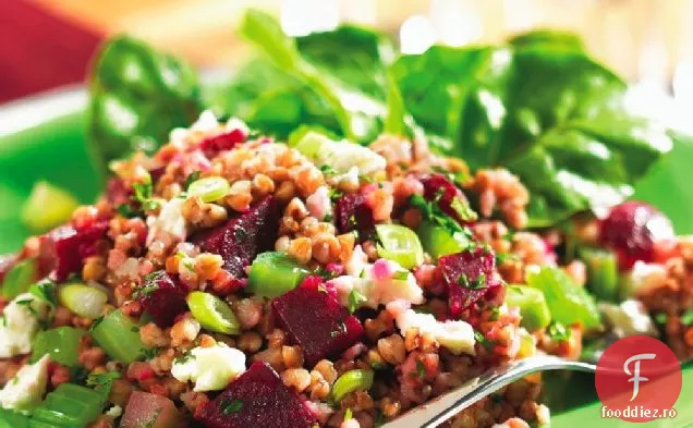 Kasha și salată de sfeclă cu țelină și Feta