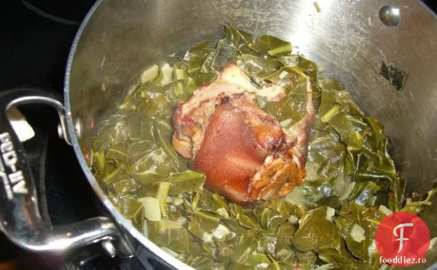 Verdeață Collard Cu Nuci Pecan (Vegan)