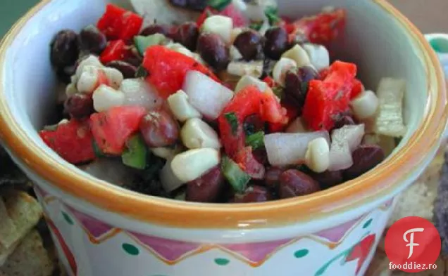 Salată de fasole neagră și porumb (Dip )