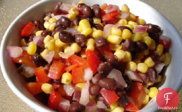 Salată de fasole neagră și porumb - salată mexicană picantă / Garnitură