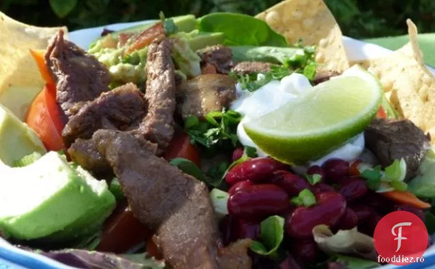 Salată Gourmet de taco de sud-vest a lui Becky sau nachos cu friptură