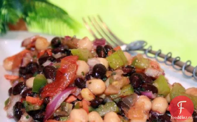 Salată de fasole neagră și Garbanzo