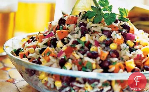 Salată de fasole neagră, orez și legume