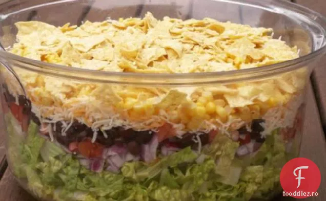 Salată De Sud-Vest Cu Pansament Proaspăt De Coriandru De Tei