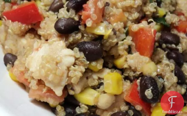 Salată de Quinoa cu pui și fasole neagră