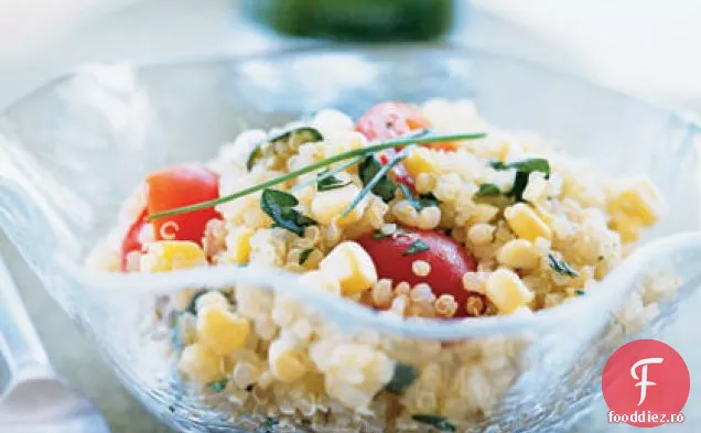 Salată de Quinoa, porumb și roșii cu ulei infuzat cu arpagic