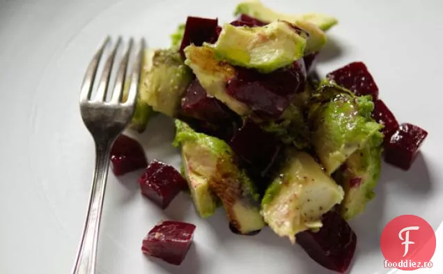 Salată prăjită de sfeclă și Avocado