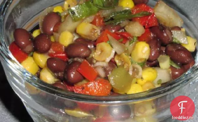 Salată ușoară de fasole neagră și porumb