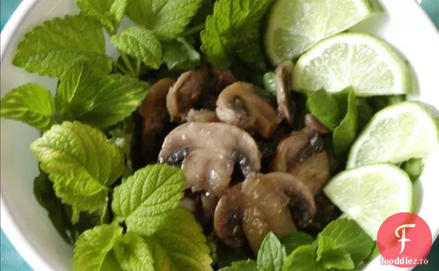 Salată De Ciuperci